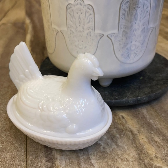 🎶 vintage milk glass little hen🎶 - Picture 8 of 17